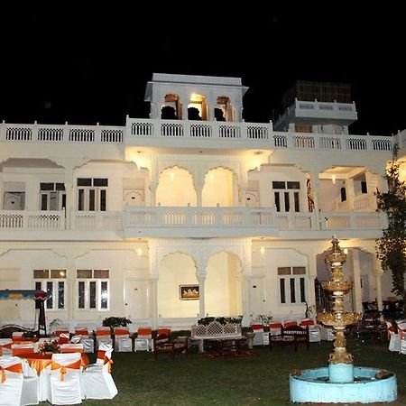 ホテルJaipur Darbar エクステリア 写真