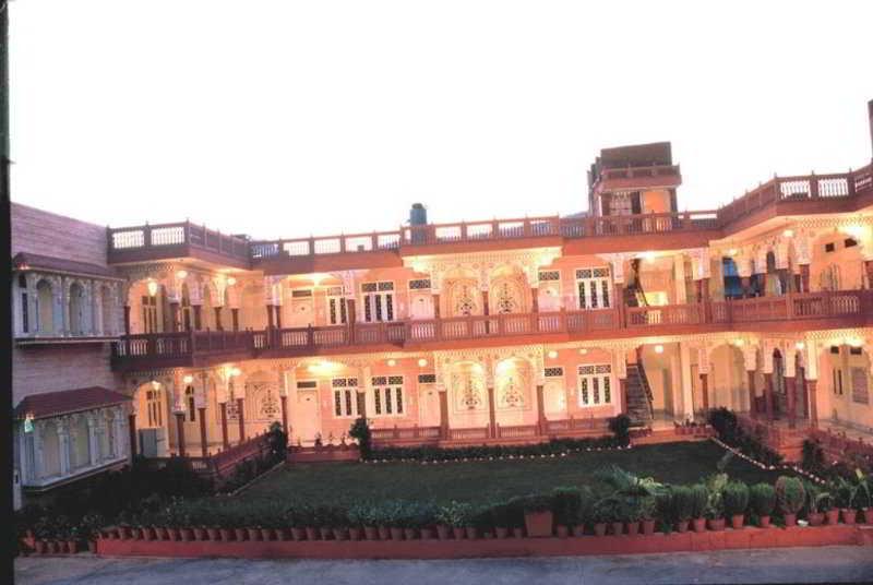 ホテルJaipur Darbar エクステリア 写真